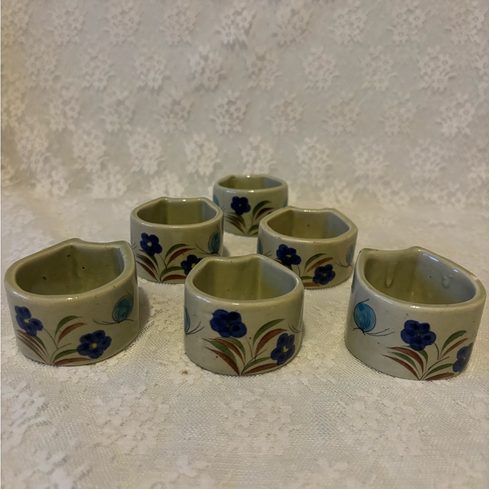 Floral Ceramic Napkin Rings Set. Lot of 6. Made in Mexico.